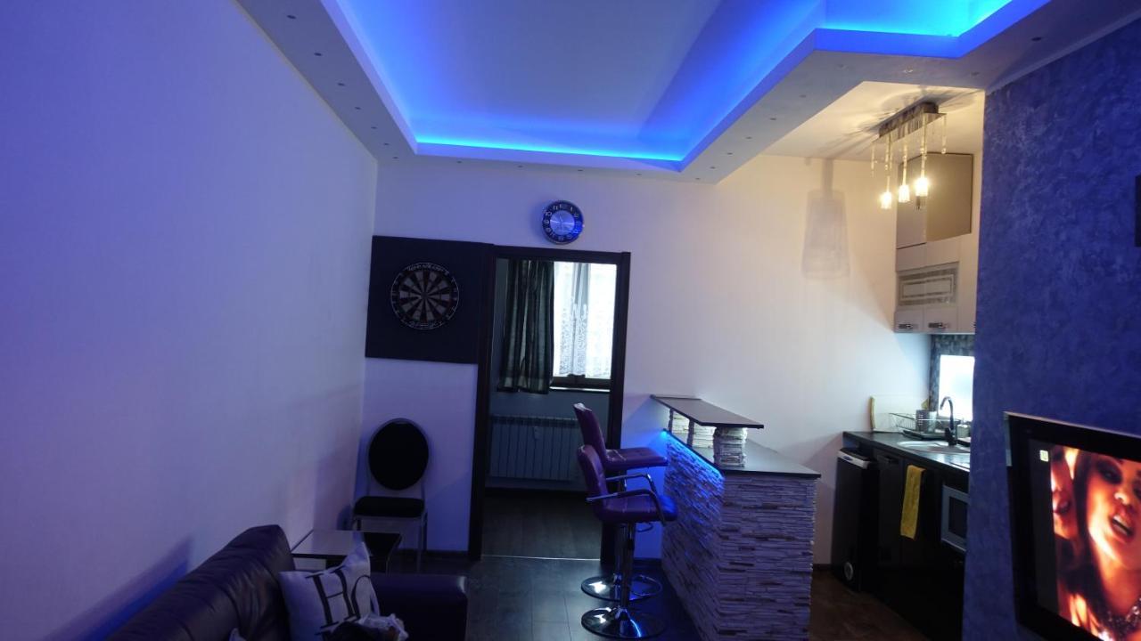 גדינייה Apartament Neon מראה חיצוני תמונה