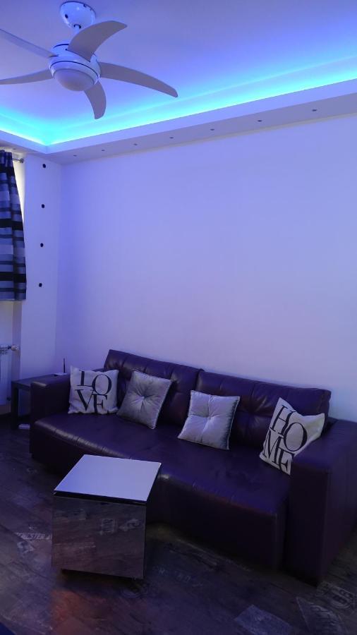 גדינייה Apartament Neon מראה חיצוני תמונה