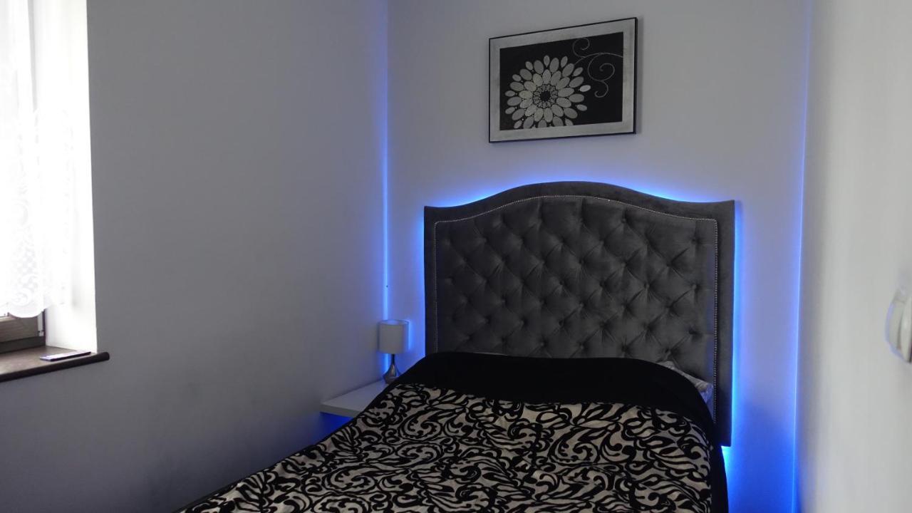 דירות גדינייה Apartament Neon מראה חיצוני תמונה